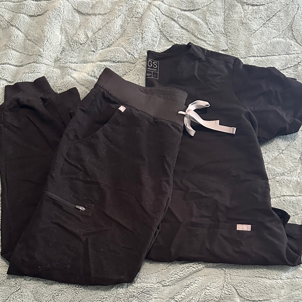 EUC Figs Scrubs Set